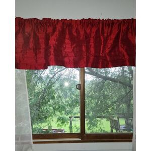 ę Threshold-four valances.